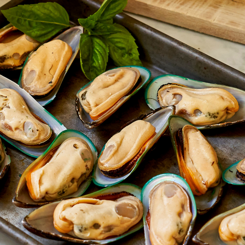 Steamed Mussels with Lemon Herb Butter and White Wine